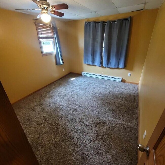 Building Photo - 2711 Jelinek Ave