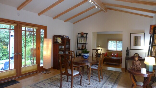 Building Photo - 5140 Alhama Dr