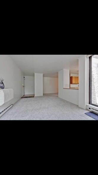 Building Photo - 314 W Miner St