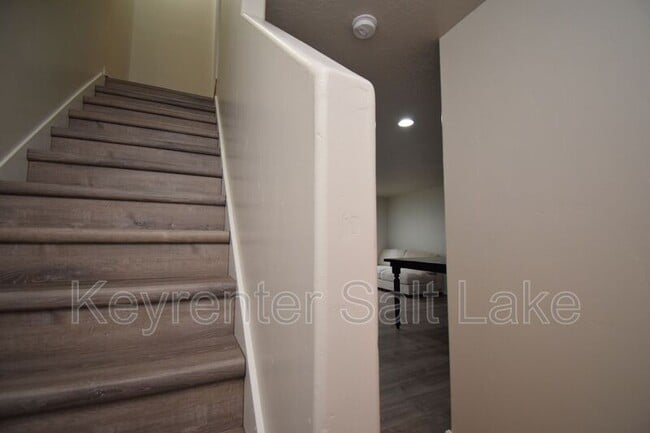 Building Photo - 10533 S Oquirrh Lk Rd