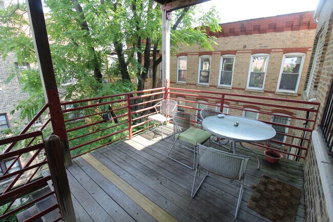Building Photo - 1435 N Ashland Ave