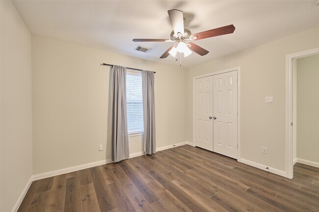Building Photo - 3501 Buckingham Ln