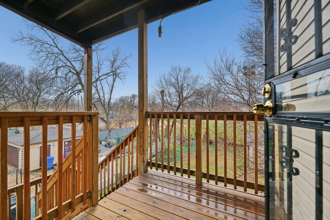 Building Photo - 10226 S Charles St