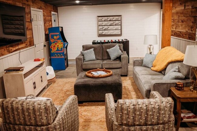 Building Photo - 19920 NW Farley Hampton Rd