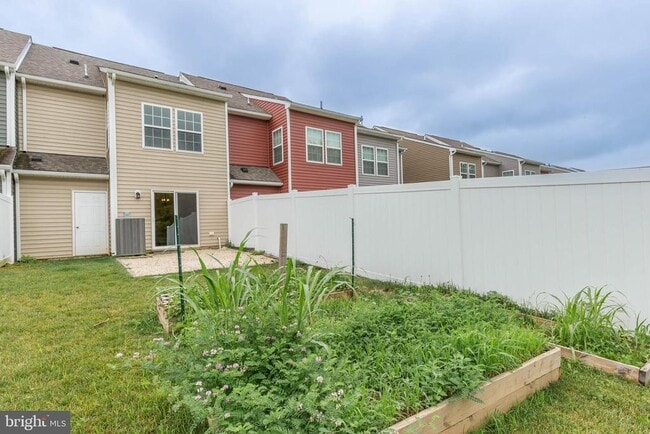 Building Photo - 608 Thumper Dr