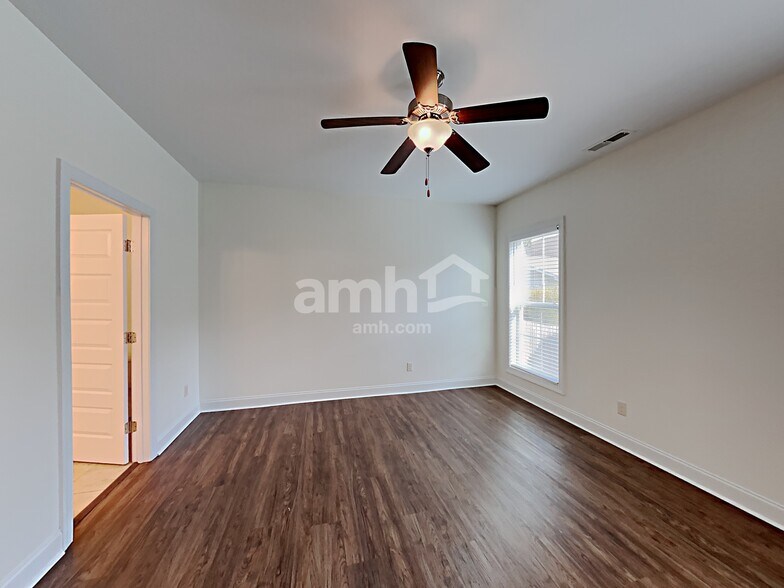 Building Photo - 756 Varina Ln