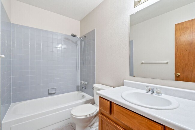 Building Photo - 718 Justice Dr