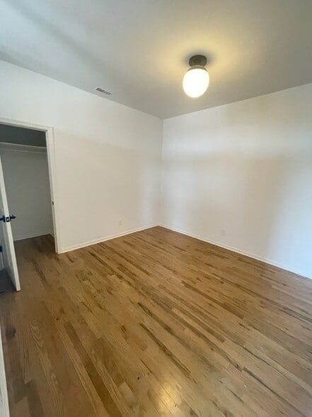 Building Photo - 651 N Paulina St