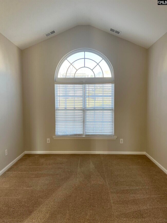 Building Photo - 211 Pinebluff Ct