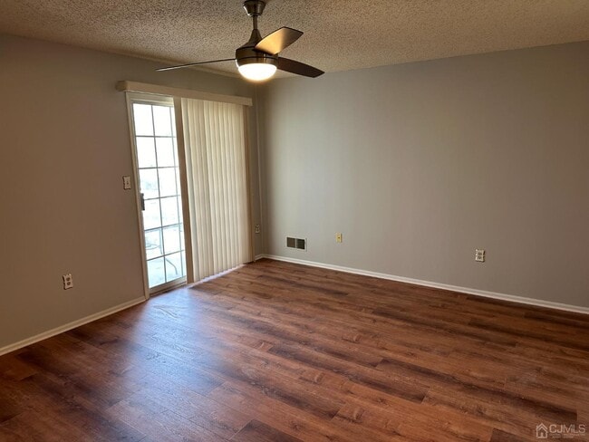 Building Photo - 498 Witney Ct