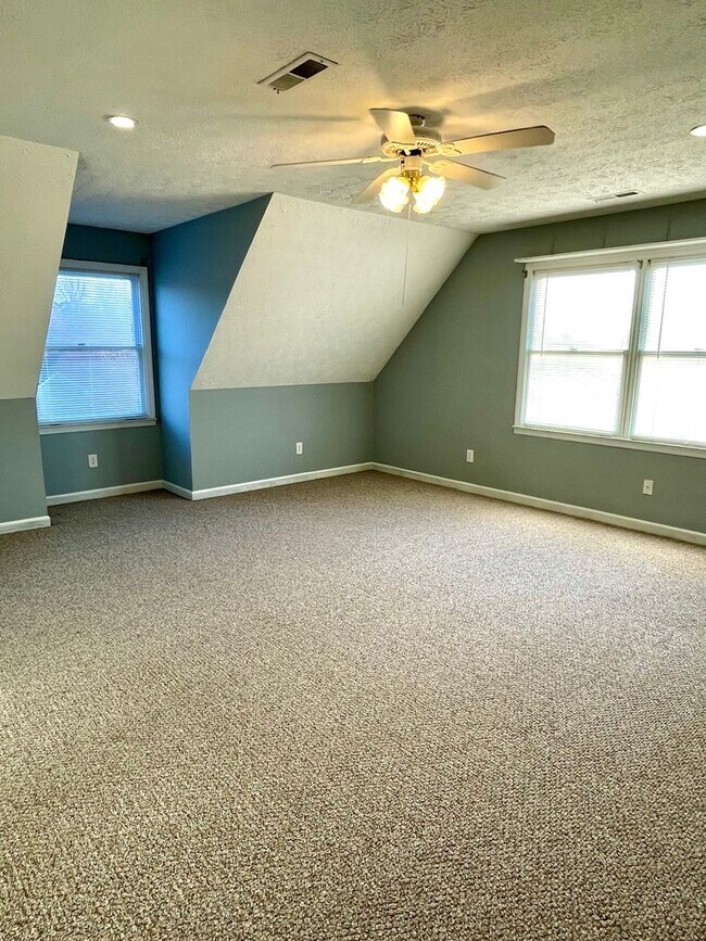 Building Photo - ****COMING SOON**** Charming Cape Cod in Halls