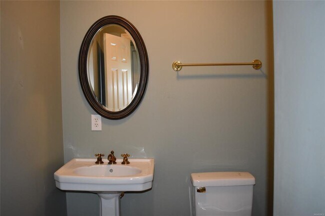 Building Photo - 8212 Glynnwood Dr