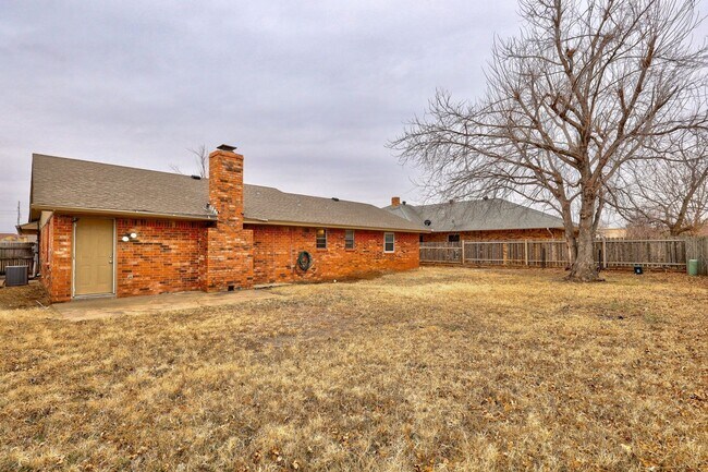 Building Photo - 3 bed 2 bath home in Moore, Ok