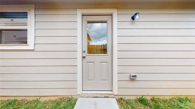 Building Photo - 1206 Silver Fir Ct