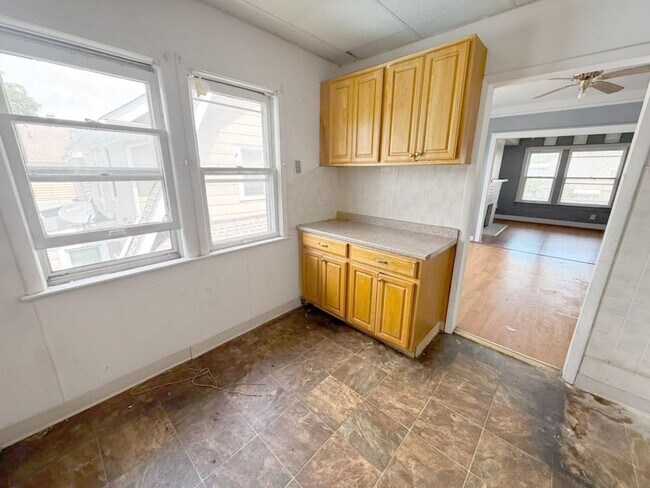 Building Photo - 4822 E 84th St