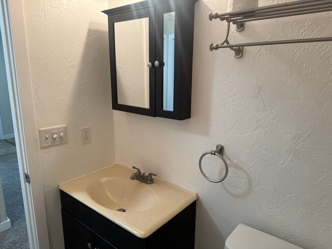 Building Photo - 41 N Lawrence St