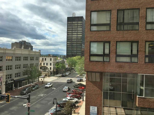 Building Photo - 875 Elm St