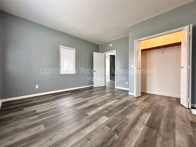 Building Photo - 1461 Leahy St