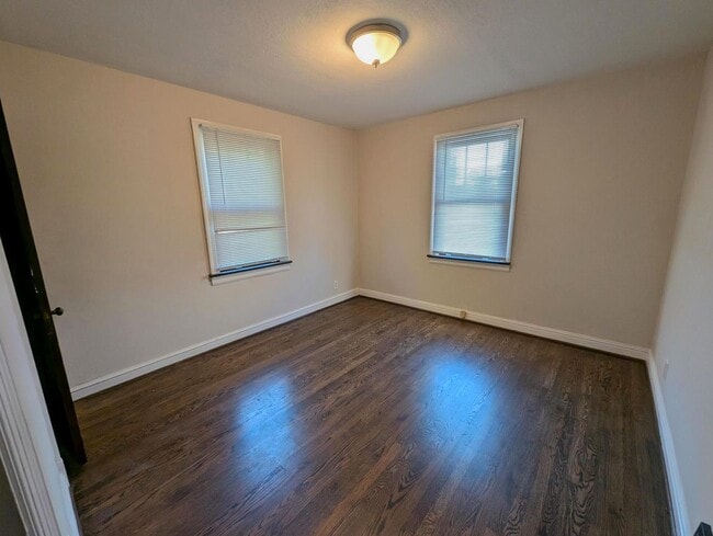 Building Photo - A Little Gem with Big Brentwood Energy