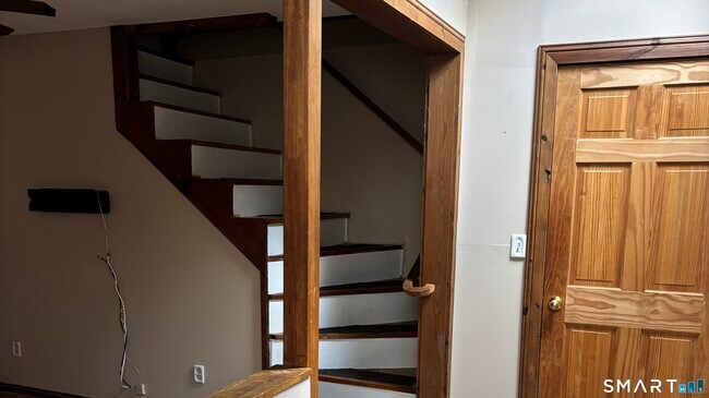 Building Photo - 324 Wheelers Farm Rd