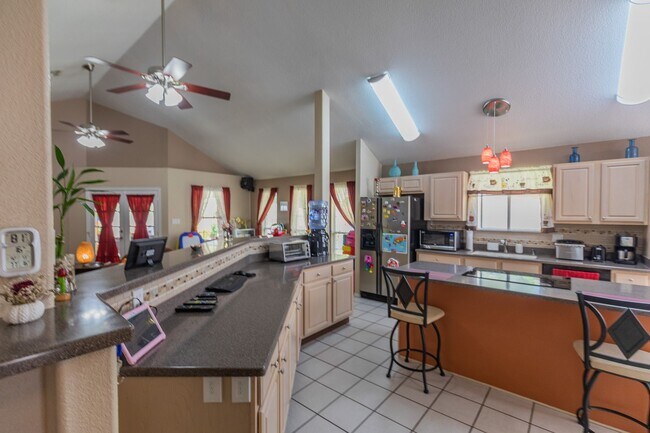 Building Photo - 3 bed 2 bath beautiful home!