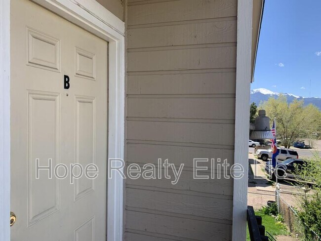 Building Photo - 1161 Mazatlan Cir