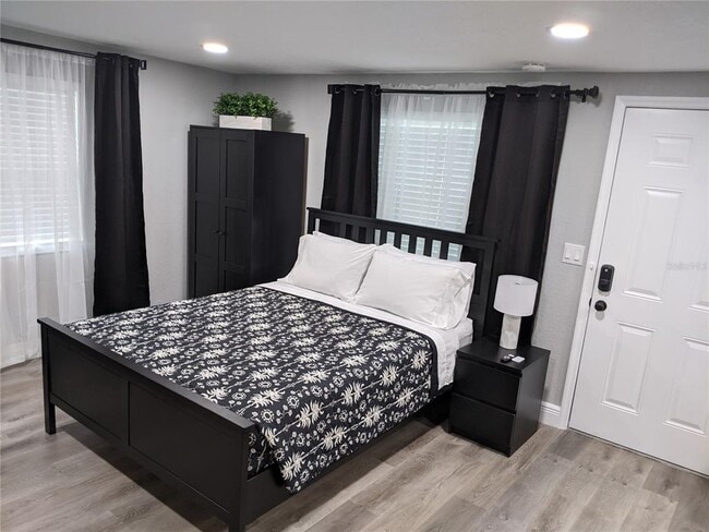 Building Photo - 4538 W Minnehaha St