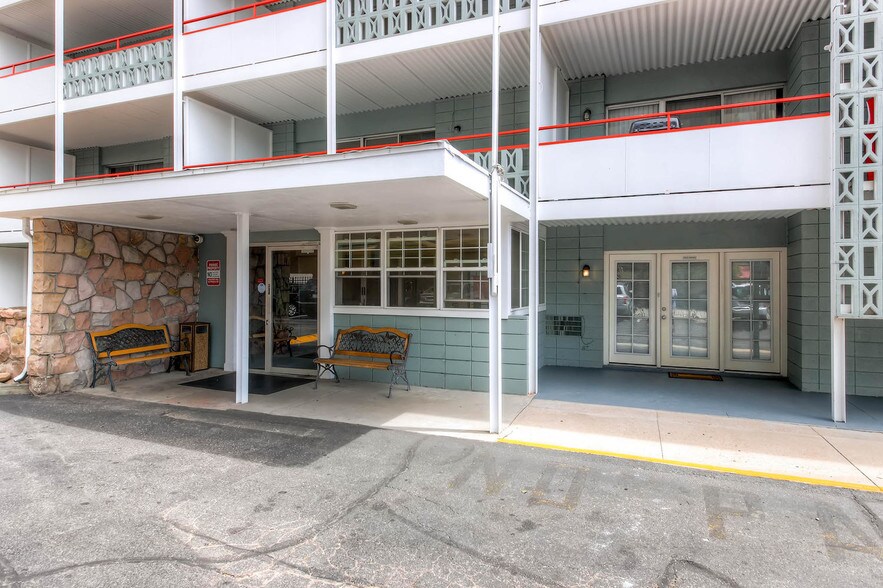 Mondrian Colorado 4175 E Mexico Ave Denver CO 80222 Apartment Finder