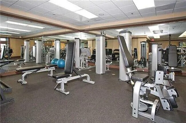 Building Photo - 8506 Quarton Dr