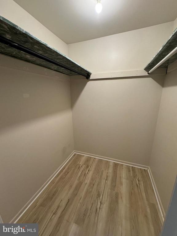 Building Photo - 906 Mews Dr