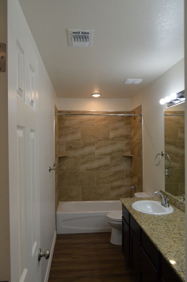 Building Photo - 916 Industrial Ave