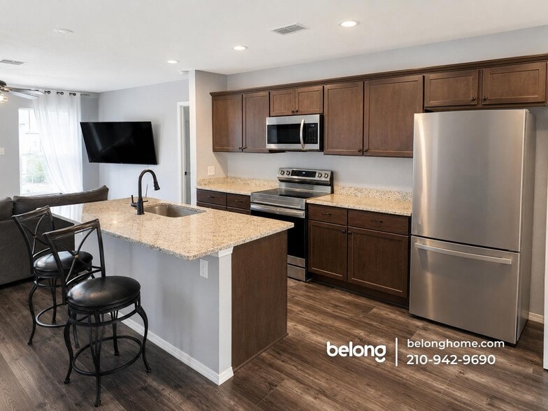 Building Photo - 1803 Live Oak Dr