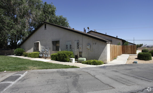Building Photo - Sequoia Apartments
