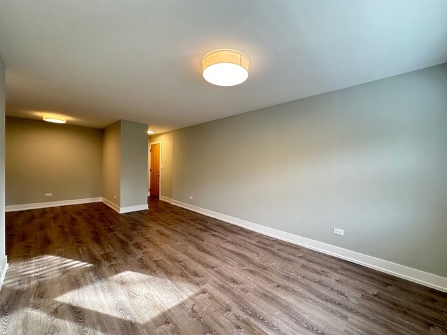 Building Photo - 450 W Barry