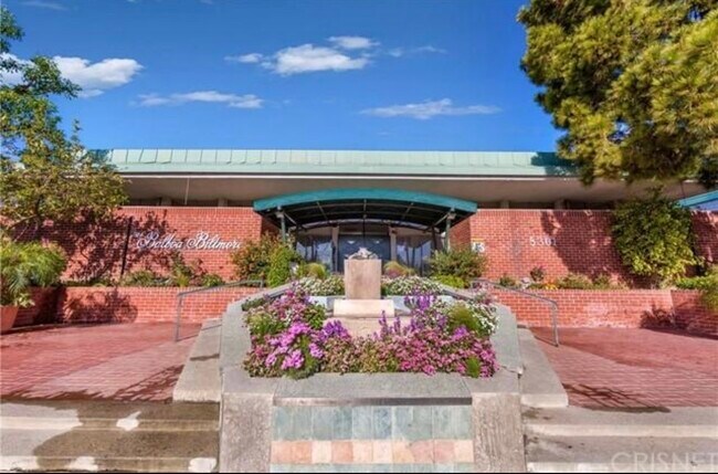 Building Photo - 5301 Balboa Blvd