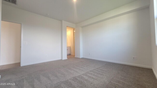 Building Photo - 15998 W Smoketree Dr