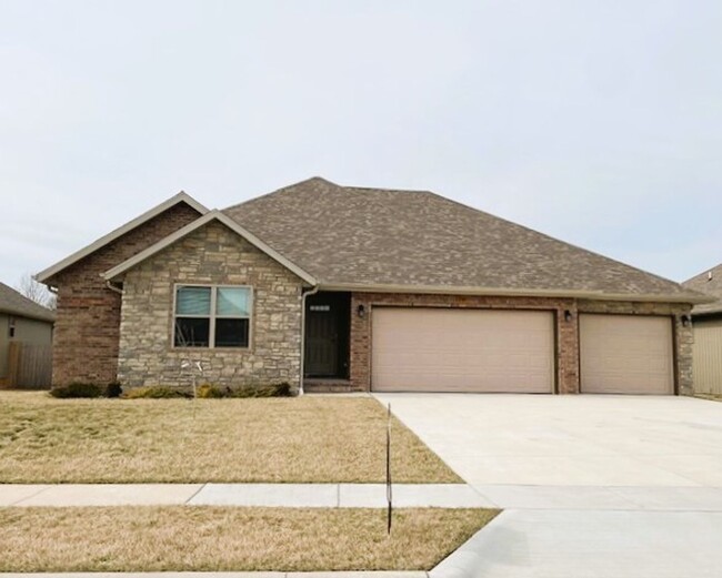 Primary Photo - BRAND NEW HOME IN NIXA IN Old Castle Estates!