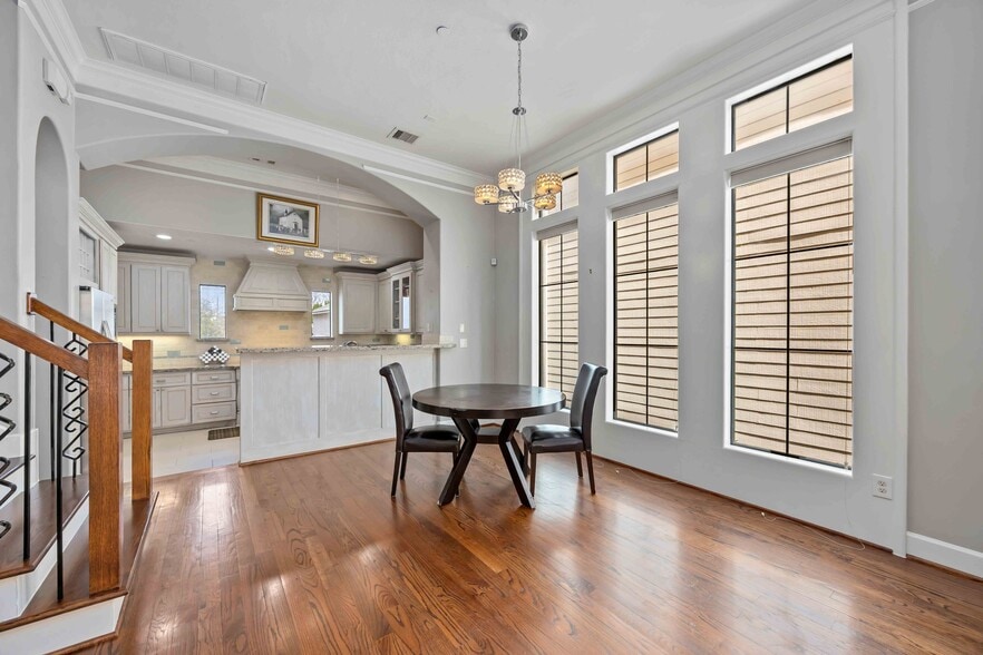 2nd floor dining room - 328 Bomar St
