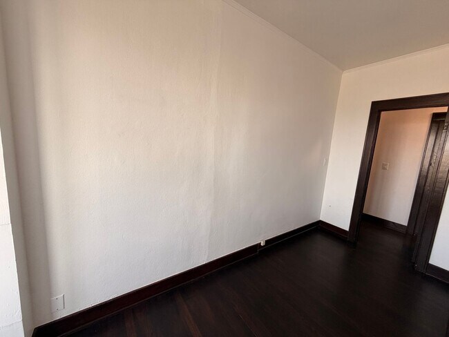 Building Photo - Historic 1BD in The Sovereign | New Appliances | Rooftop Access | Pet Friendly *$1,000.00 Off One...