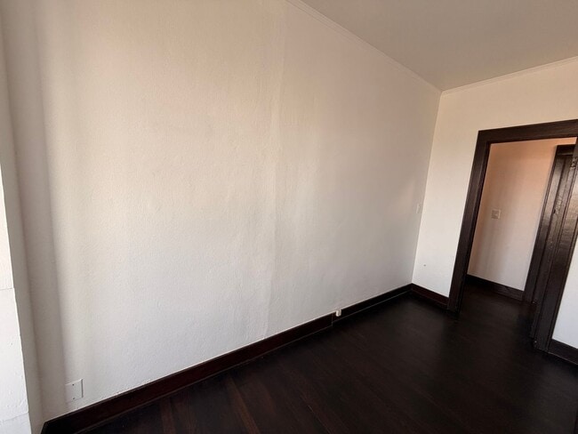 Building Photo - Historic 1BD in The Sovereign | New Appliances | Rooftop Access | Pet Friendly