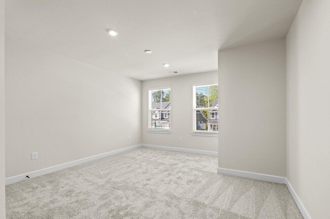 Building Photo - 2600 Elowen Ln