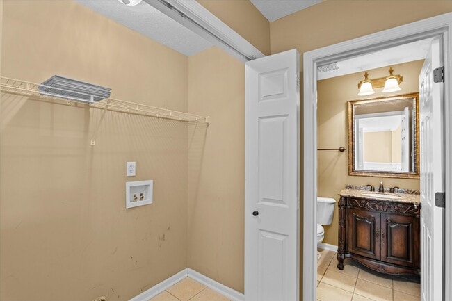 Building Photo - 229 Nicklaus Ct