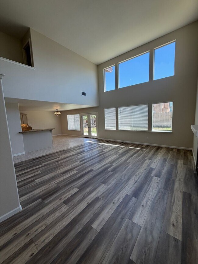 Building Photo - 1810 Baylor Ln