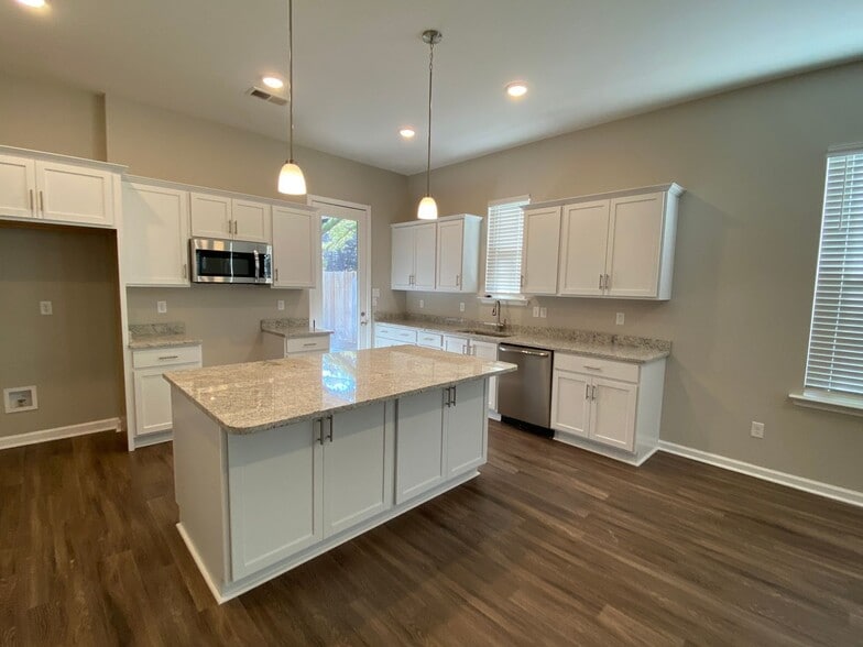 Building Photo - 4213 Tutwiler Ave
