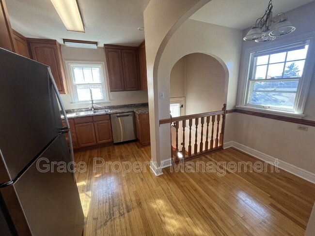 Building Photo - 343 S Clarkson St