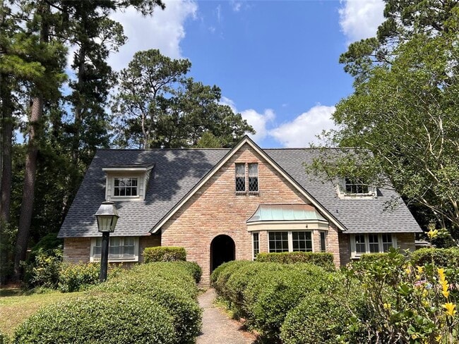 Building Photo - 8210 Hollyleaf Dr