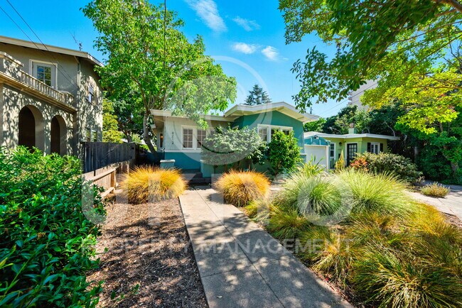 Building Photo - 4212 Arroyuelo Ave