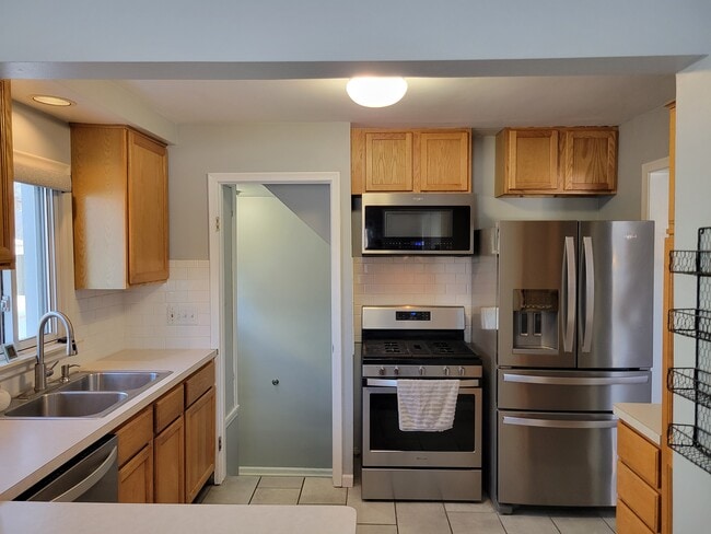 Building Photo - 3711 Hunter Ave