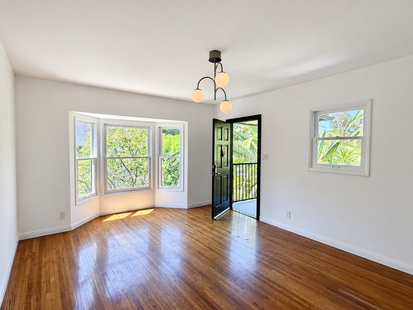 Living room with bay window - 3807 Tracy Street