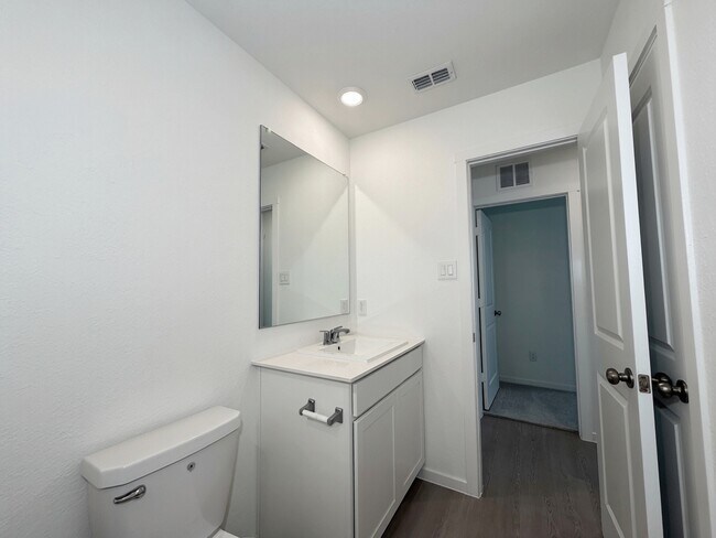 Building Photo - 401 Meadows Ln